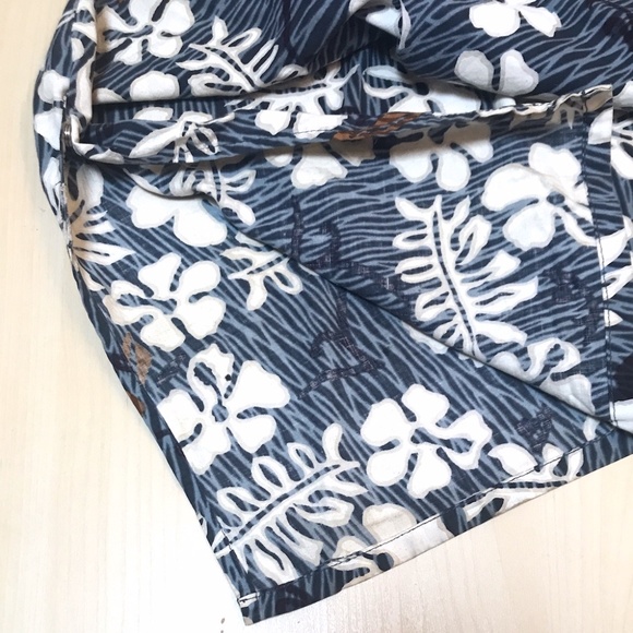 Island Skirt. Side Slits. Blue & White Hawaiian Design. Like s size 6. GUC - Picture 4 of 13